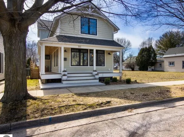 513 2nd St, Traverse City, MI 49684