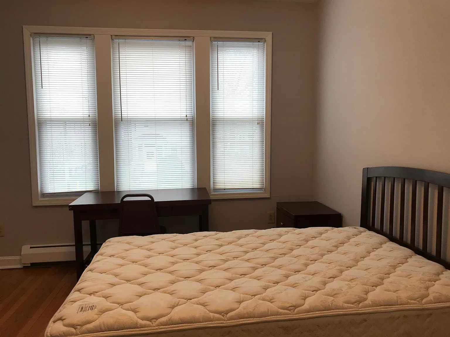 3 bed, $1,000 — Photo 2