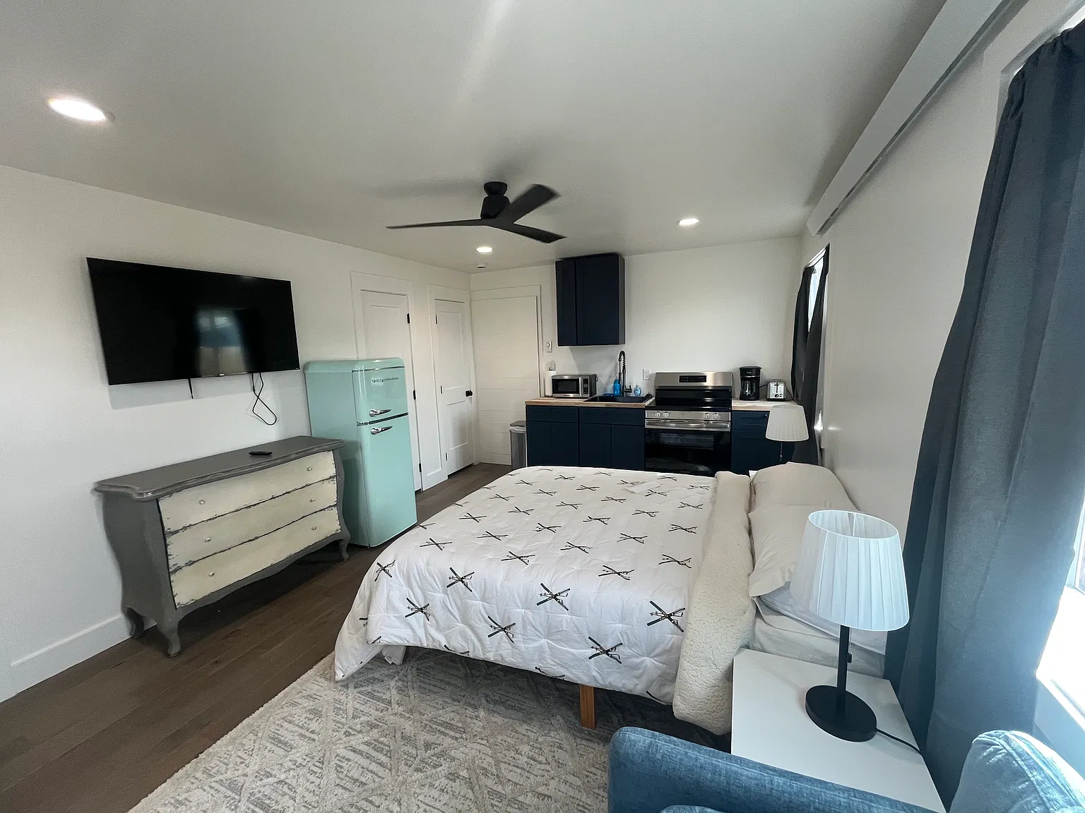 Studio, 450 sqft, $2,000 — Photo 2
