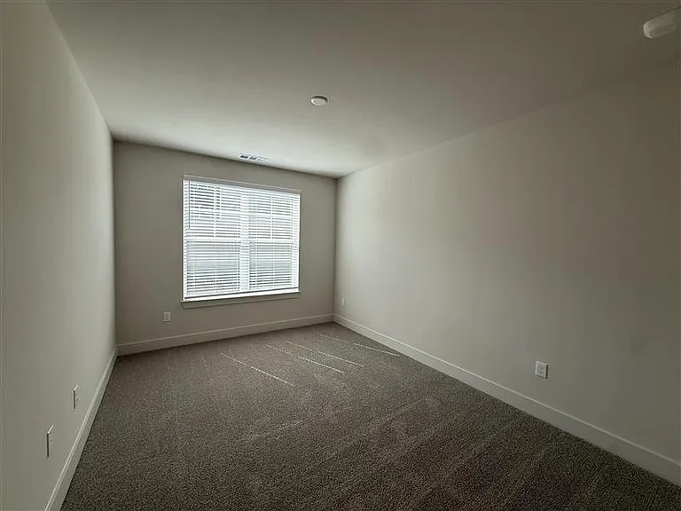 District on the Etowah Apartments — Photo 1192