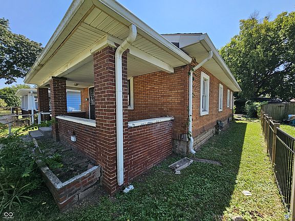 2nd image of 415 W 31st St