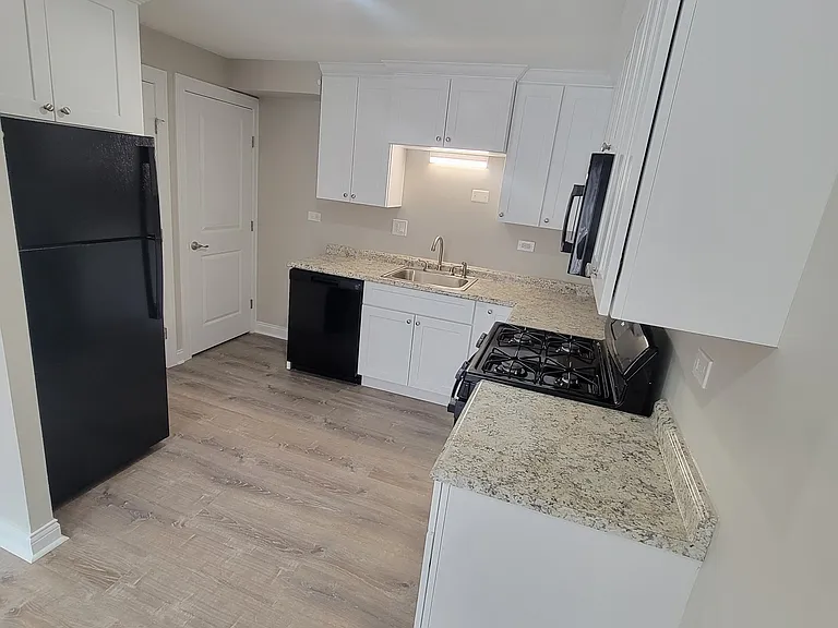 Duane Terrace Townhomes — Photo 6