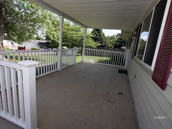 2nd image of 82 Adelaide Dr