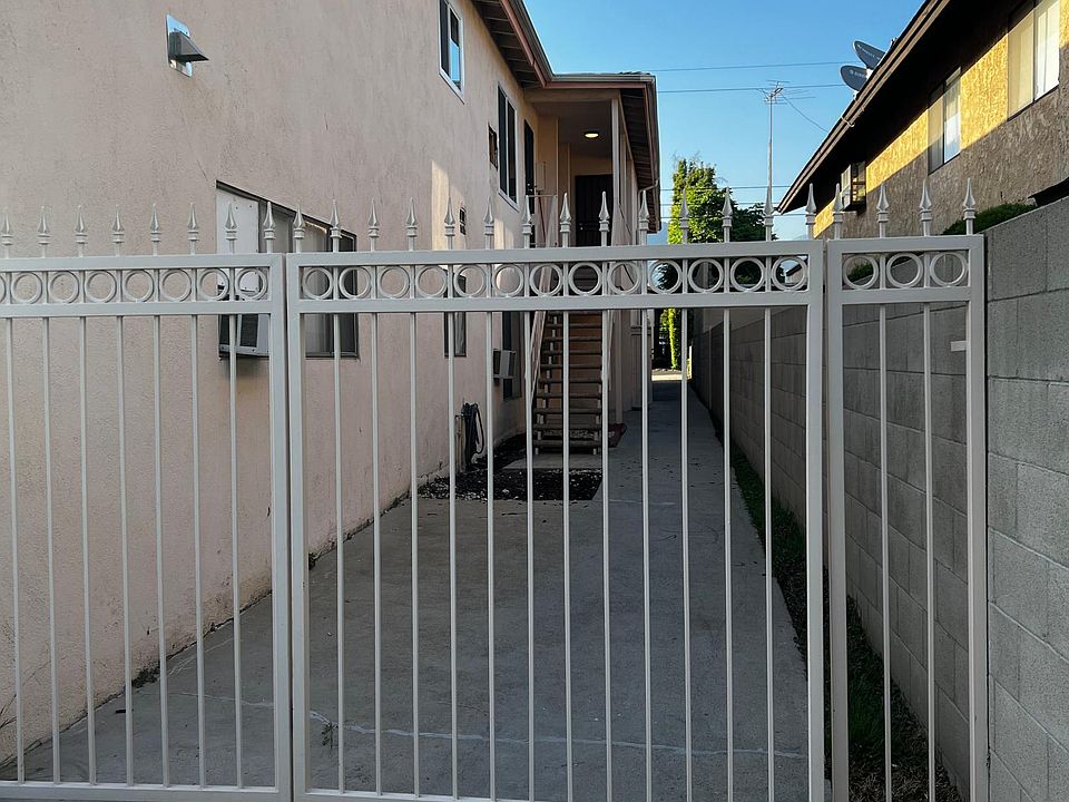 Entrance to the units