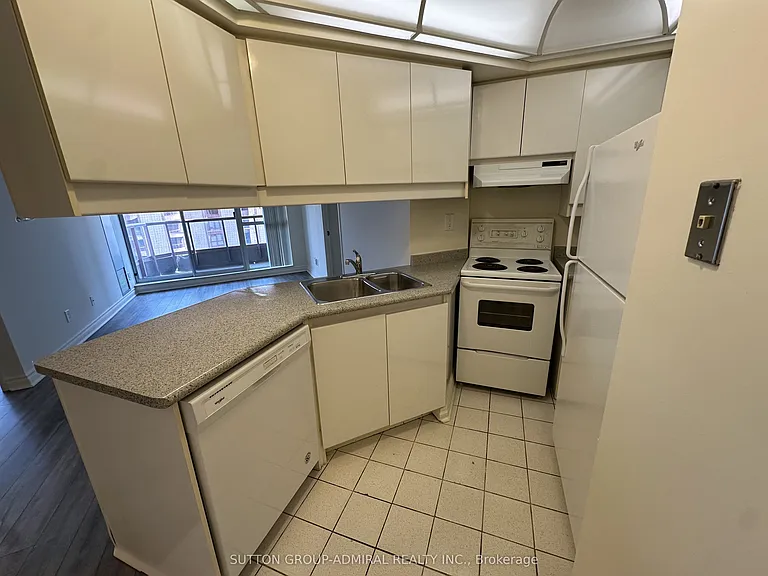 736 Bay St #1503 — Photo 3