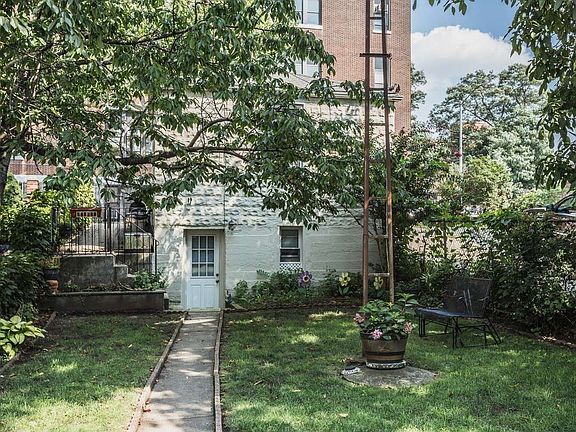 3rd image of 5021 Celtic Ave