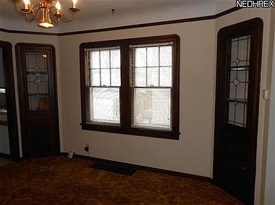 3rd image of 18800 Locherie Ave