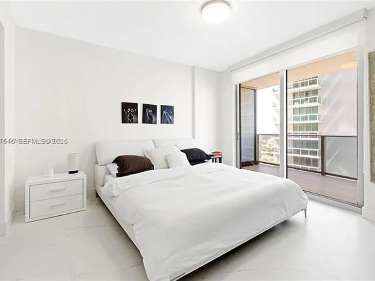 488 NE 18th St #2307 — Photo 10