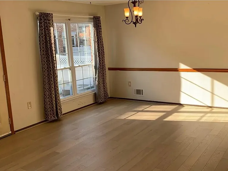 203 Darwin Ln — Photo 5