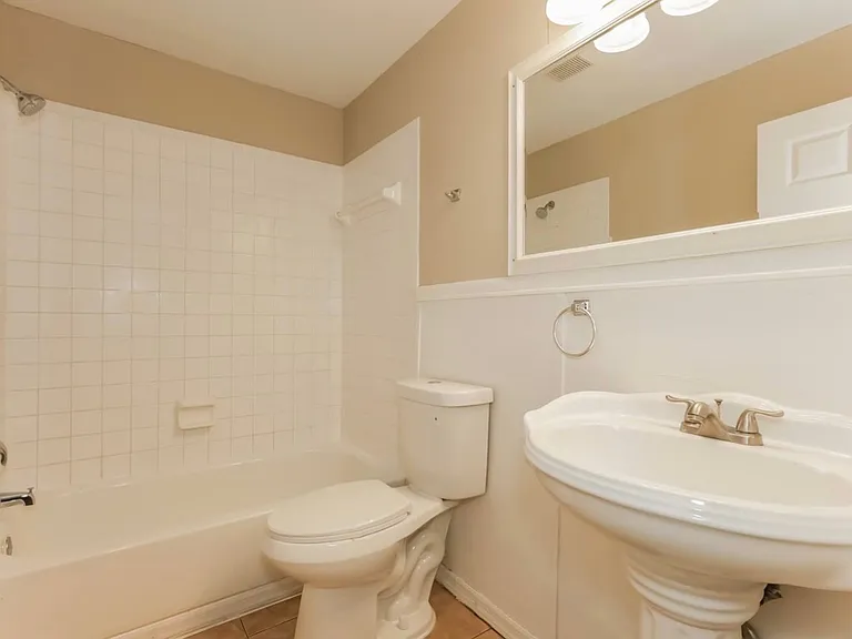 1001 Pinehaven Ct — Photo 9