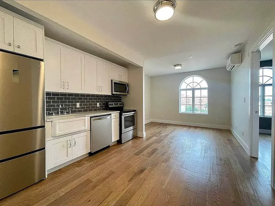 1084 Rogers Ave #5B