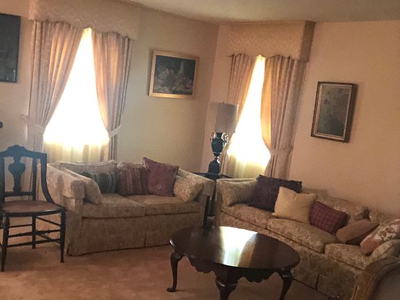4th image of 18 Manchester Ln