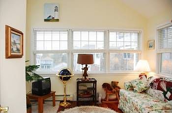 4th image of 8 Durocher Ave