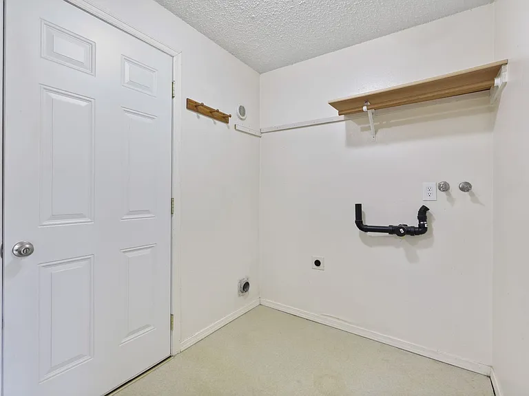 2210 26th Ave NE #5 — Photo 16