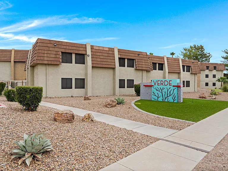 Verde Apartments — Photo 8
