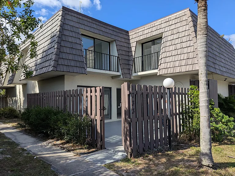 1733 N Congress Ave — Photo 1