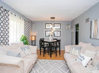 8808 Teaberry Ln, Saint Louis, MO
