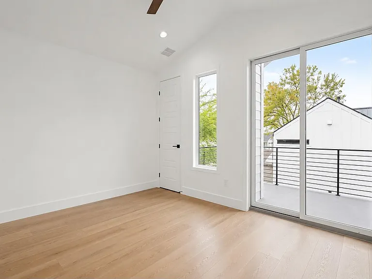 2919 E 13th St #2 — Photo 12