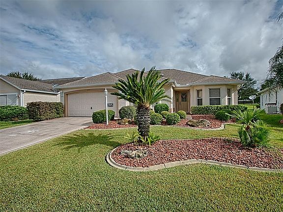 2nd image of 2977 Hillside Ln