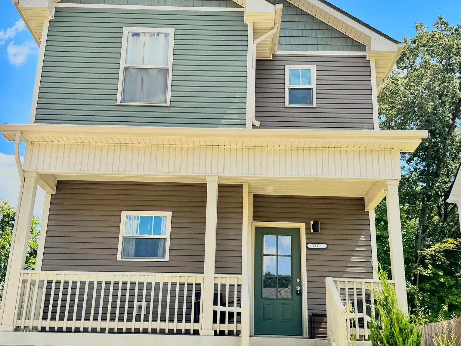 3 bed, 2.5 bath, 1518 sqft, $1,595 — Photo 1