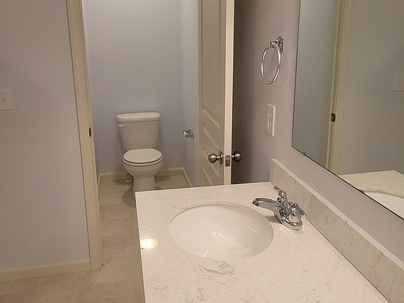 4th image of 4449 Frankfurt Way