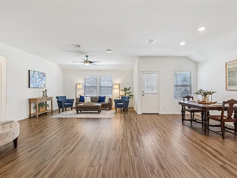 138 George Kimble Cv — Photo 9