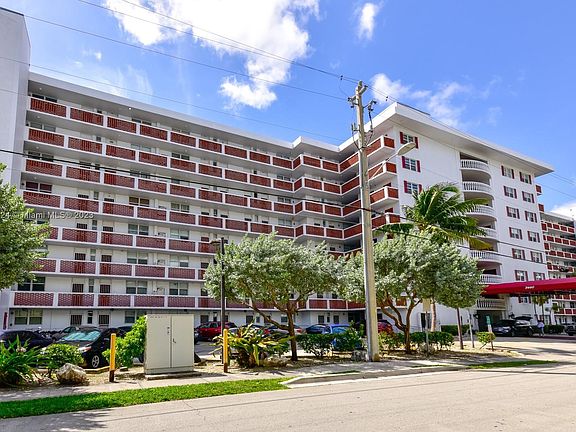 2nd image of 3660 NE 166th St APT 402