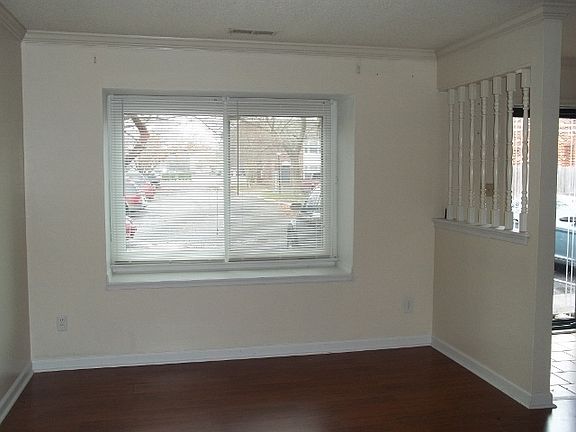 2nd image of 1928 Darnell Dr