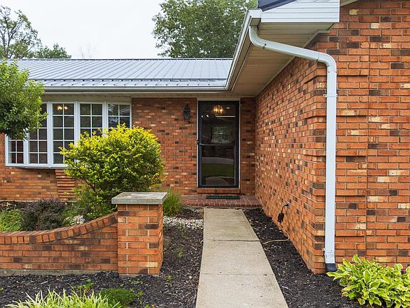 3rd image of 1204 Holland Cir