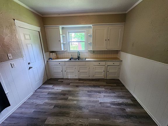 3rd image of 106 & 108 Lake St