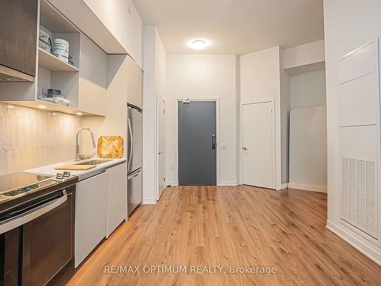 395 Dundas St W #219 — Photo 5