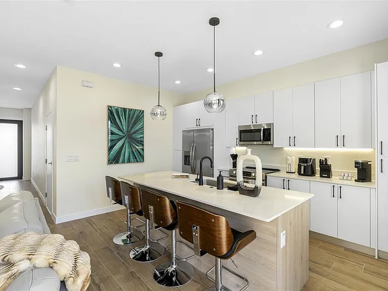 4340 Villa Alina Ct — Photo 9