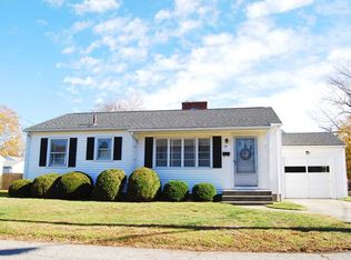 39 Weeden Ave, Rumford, RI 02916