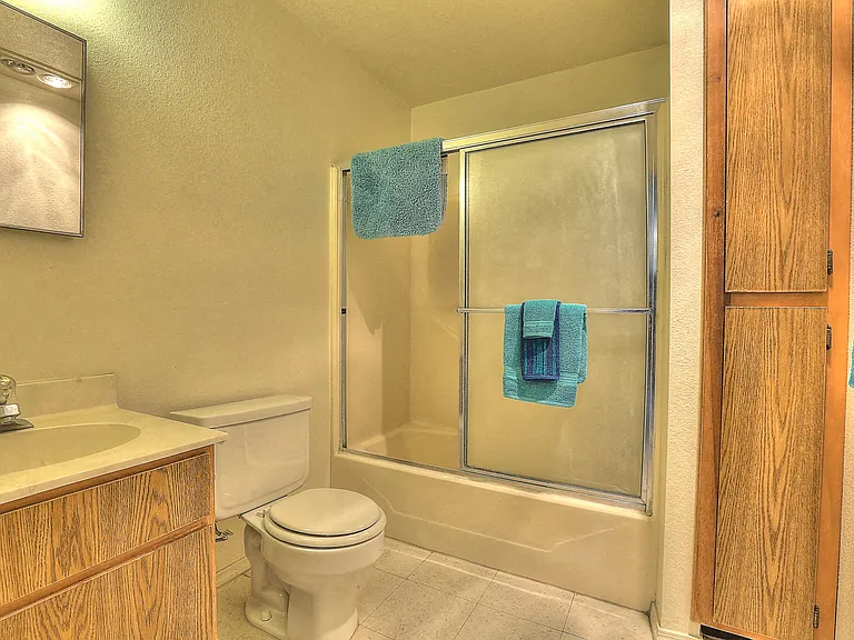 225 Adams St SE — Photo 5