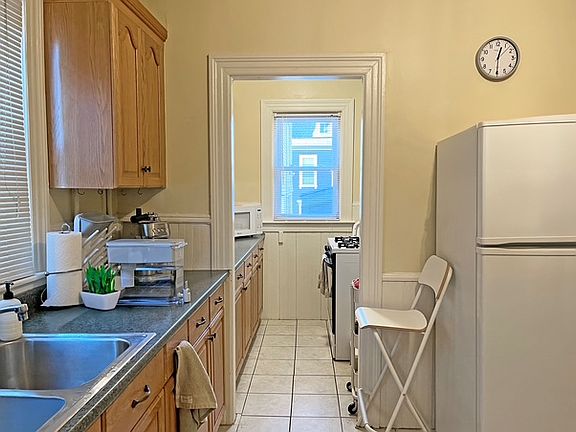 2nd image of 354 Hope St #1
