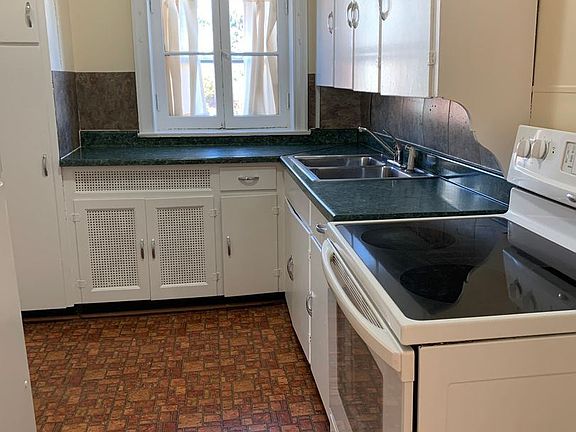 4th image of 324 W Boscawen St APT 4