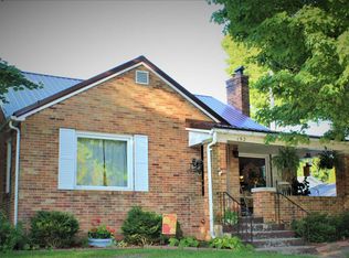 152 W Van Buren St, Nappanee, IN 46550