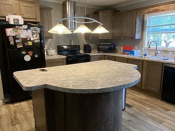 2nd image of 300 Malibu Dr