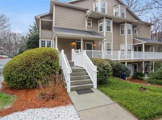 2113 N Forest Trl, Dunwoody, GA 30338