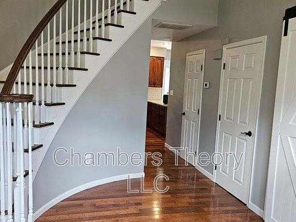 3rd image of 8315 Argent Cir
