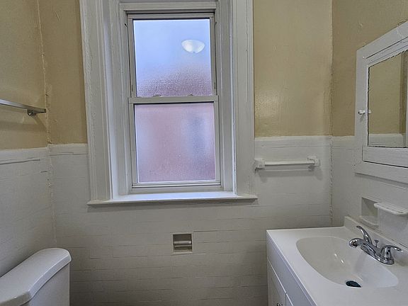 5th image of 285 Edgewood Ave #O5
