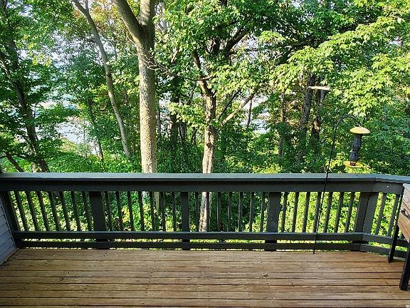 3rd image of 2884 Cliffview Ct