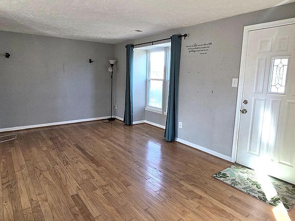 2nd image of 4729 Hedrick Ln