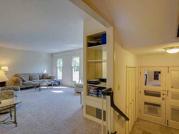 4th image of 1183 Ivy Hill Dr