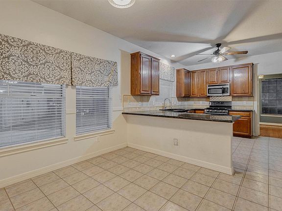 5th image of 1723 Park Ridge Dr