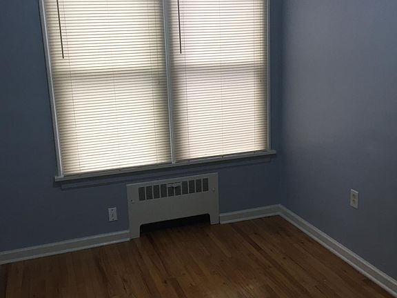 3rd image of 1207 Esther St