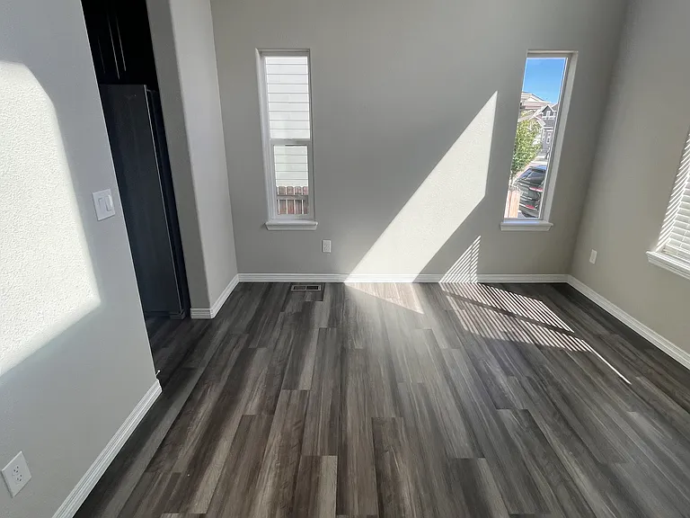 6452 Vedder Dr — Photo 3