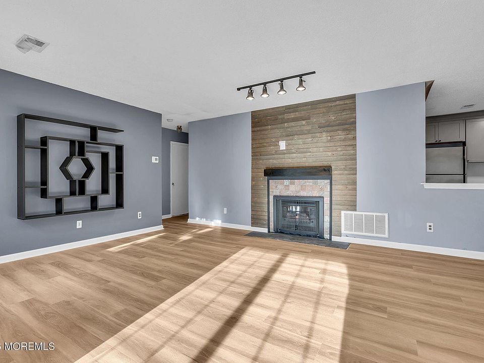 1st image of 106 Frontier Way