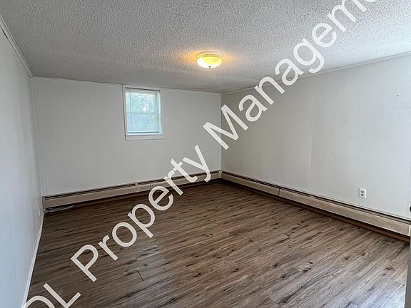 4th image of 916 N Saginaw St #4