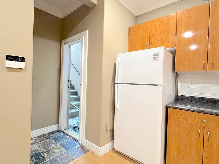 3065 Yellowcedar Pl #BMT — Photo 5